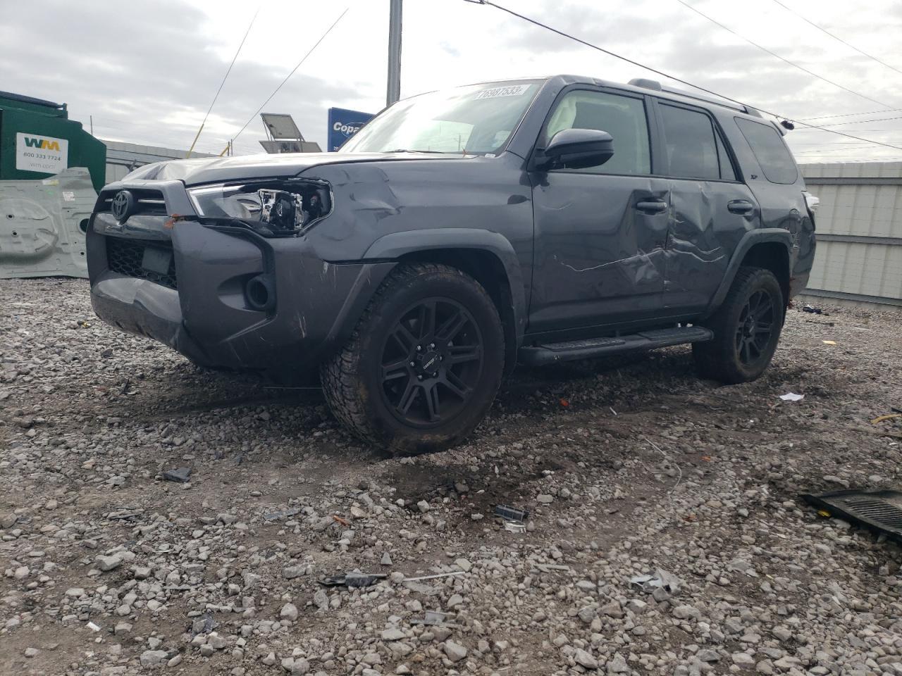 2022 TOYOTA 4RUNNER SR