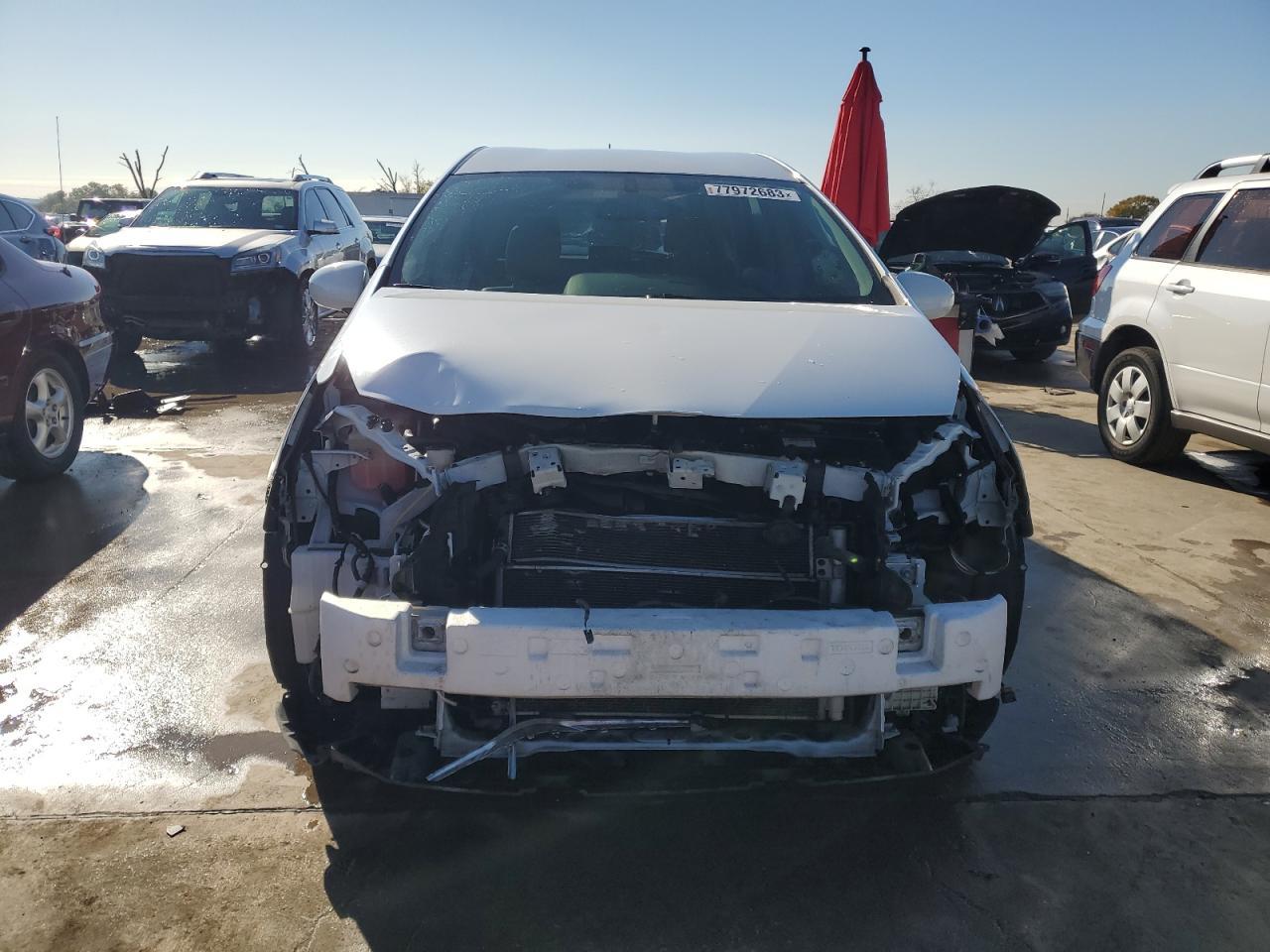 2013 TOYOTA PRIUS V - Image 5