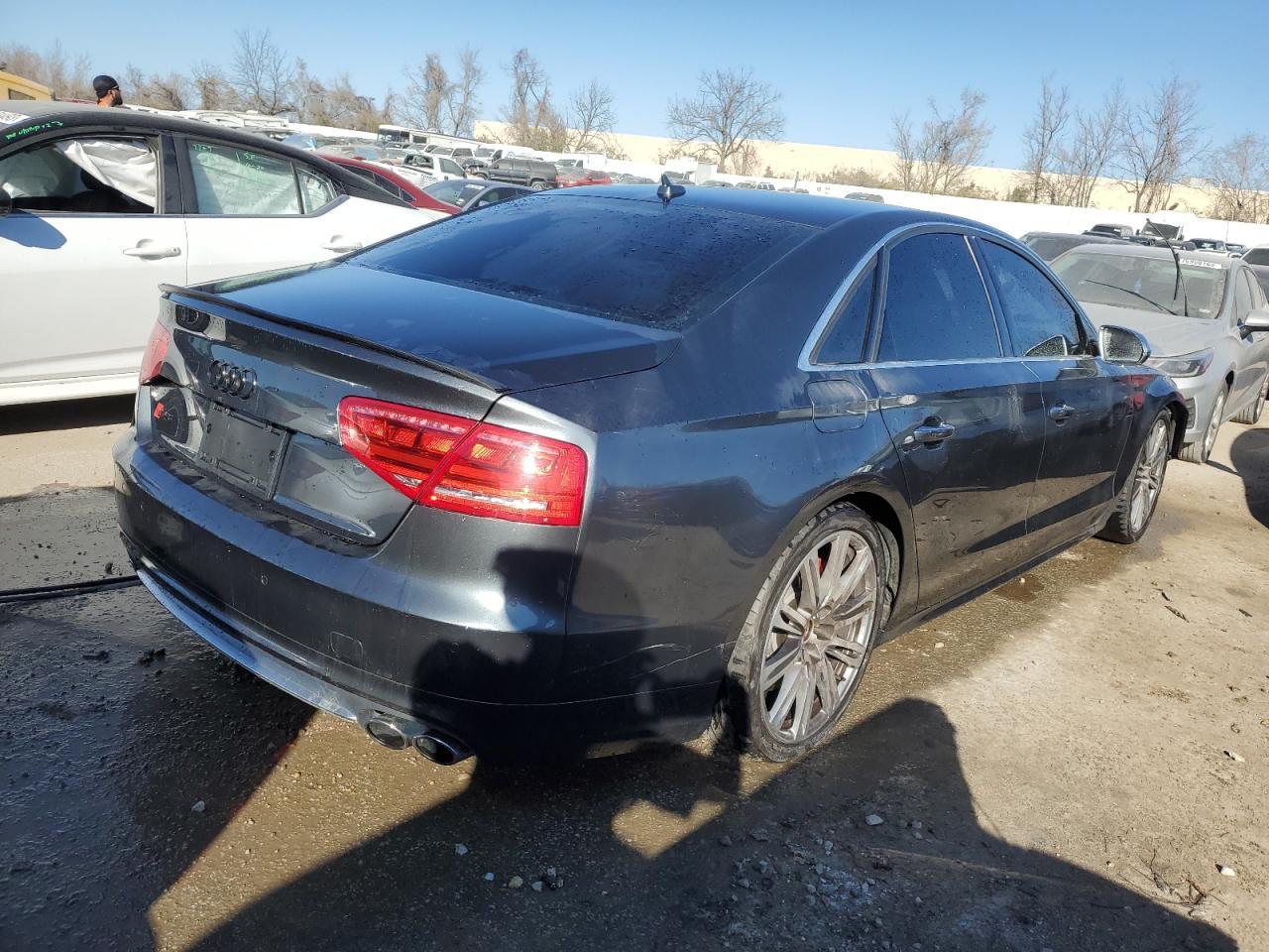 2013 AUDI S8 QUATTRO - Image 3