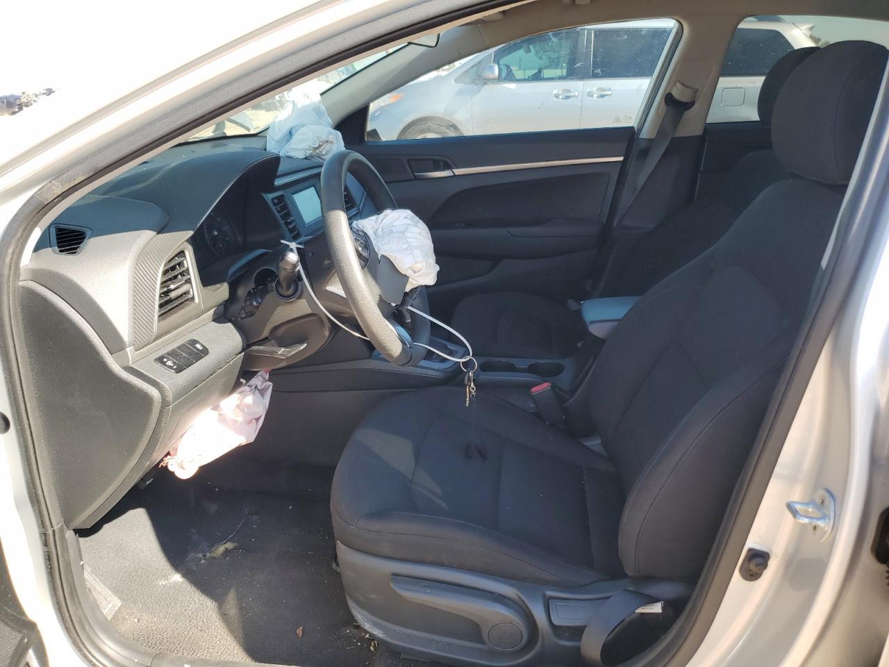 2019 HYUNDAI ELANTRA SE - Фото 7