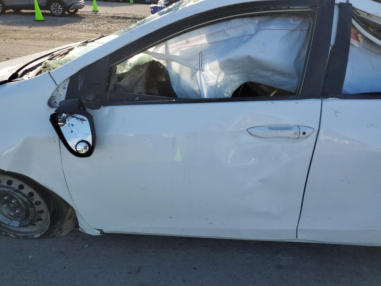 2019 TOYOTA COROLLA L - Image 7