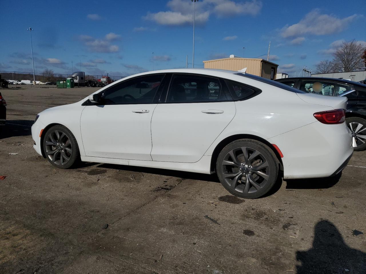 2015 CHRYSLER 200 S - Фото 2