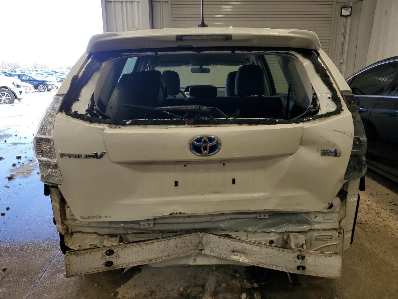 2013 TOYOTA PRIUS V - Фото 6