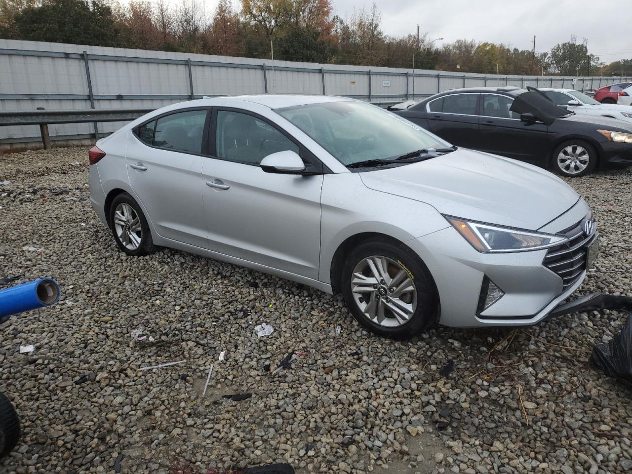 2019 HYUNDAI ELANTRA SE - Фото 4