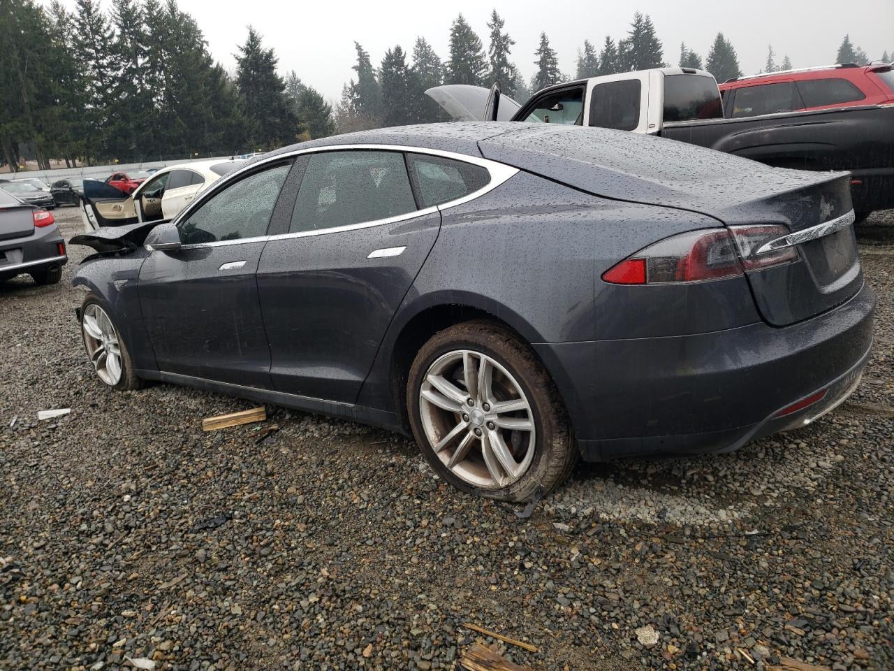 2015 TESLA MODEL S 70 - Image 2