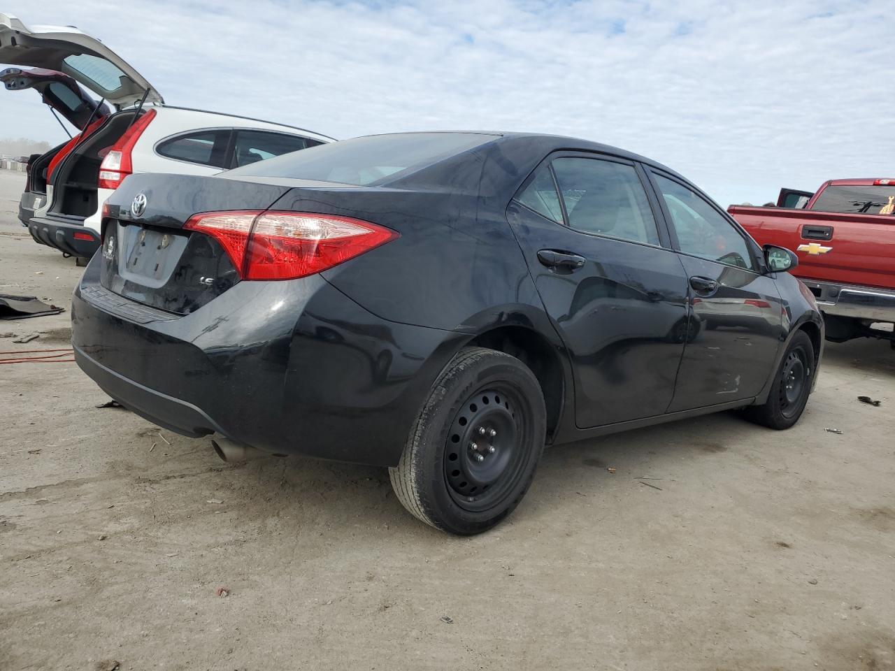 2018 TOYOTA COROLLA L - Фото 3