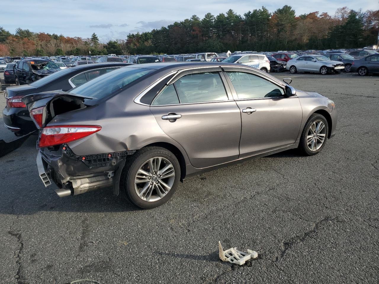 2017 TOYOTA CAMRY LE - Image 3