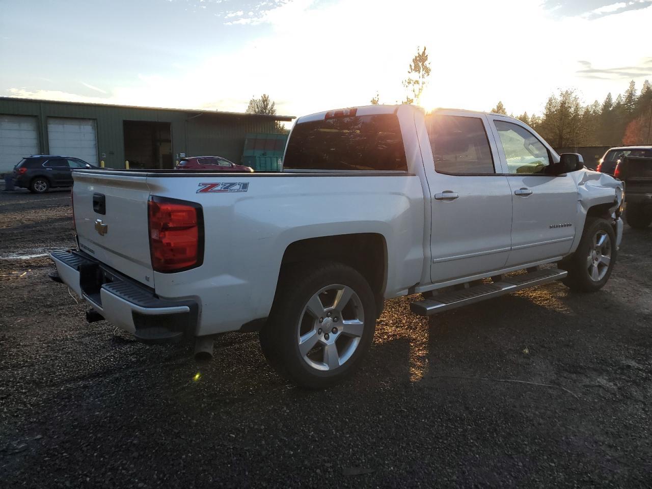 2017 CHEVROLET SILVERADO - Image 3