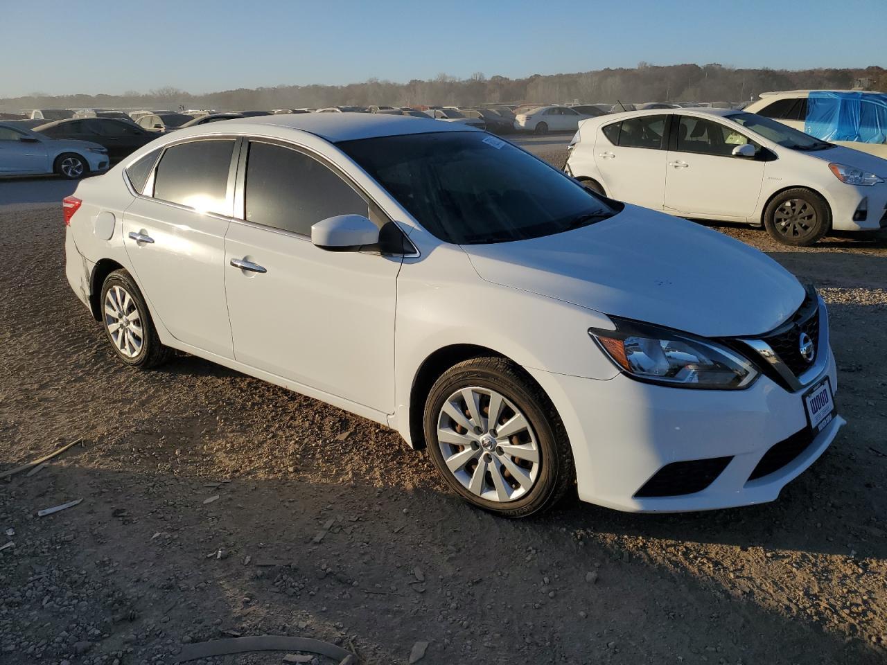 2016 NISSAN SENTRA S - Фото 4