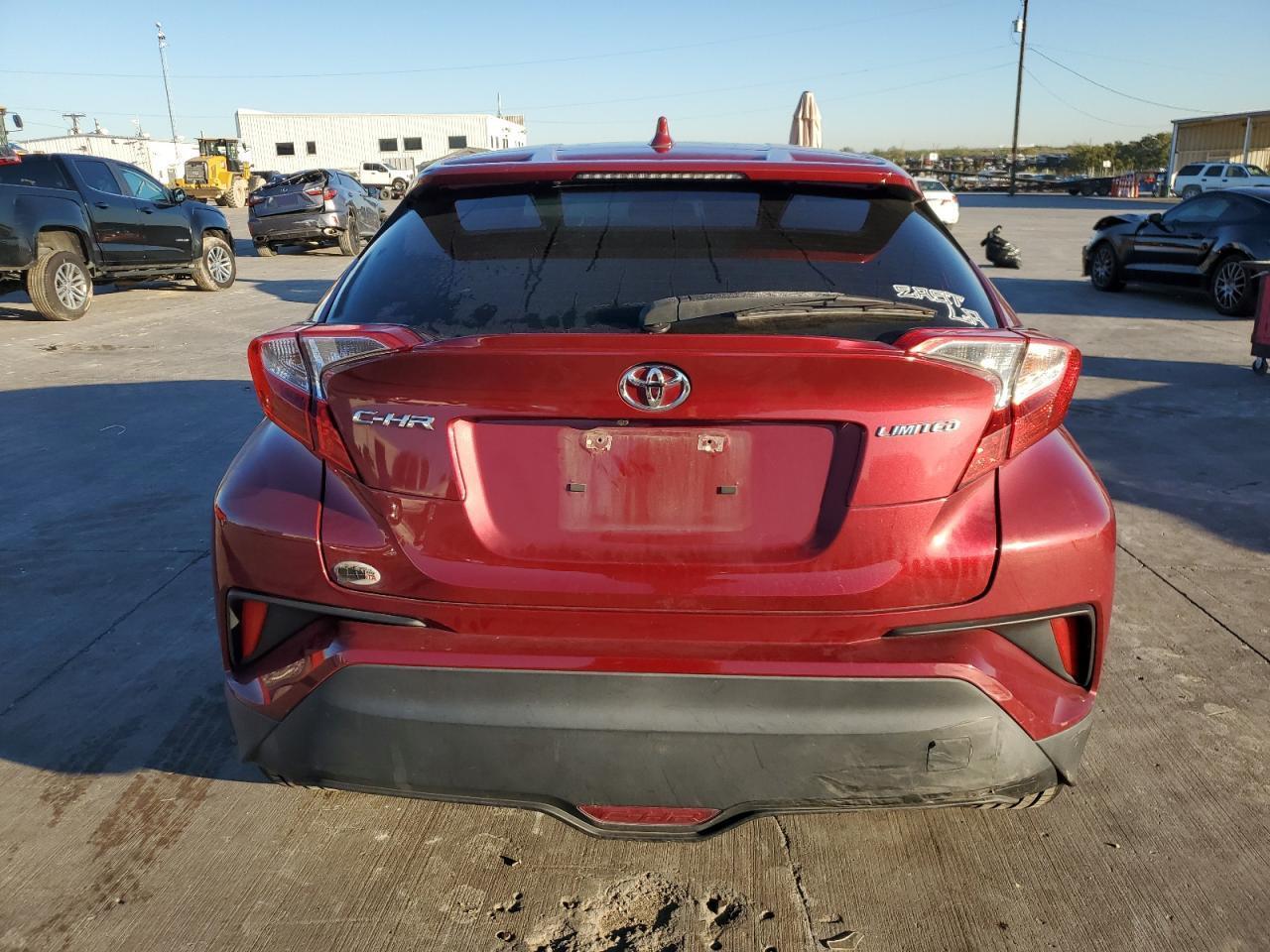 2019 TOYOTA C-HR XLE - Image 6