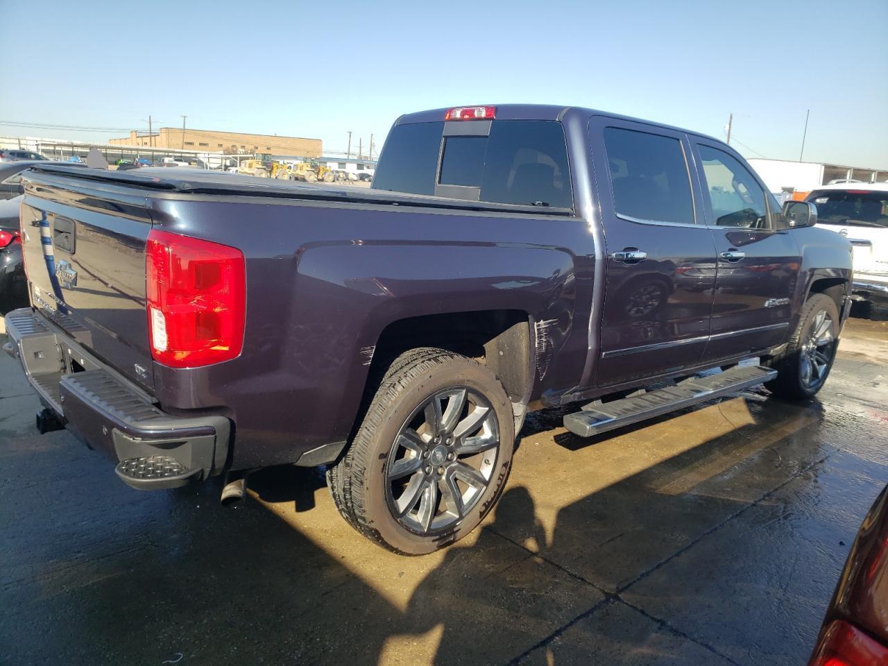 2018 CHEVROLET SILVERADO - Image 3