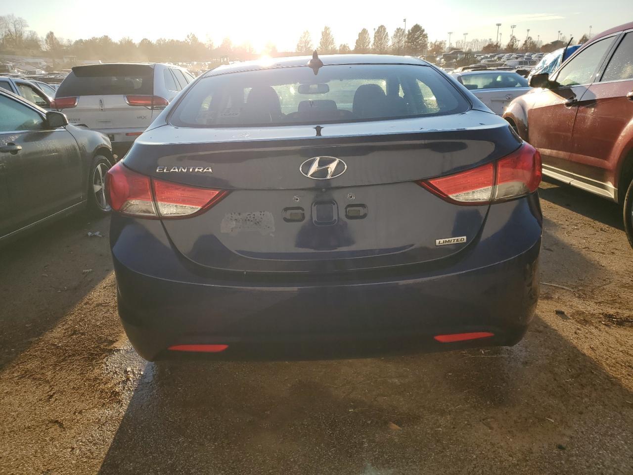 2013 HYUNDAI ELANTRA GL - Image 6