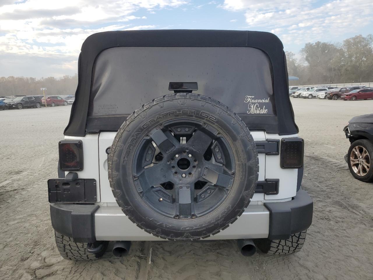 2015 JEEP WRANGLER U - Image 6