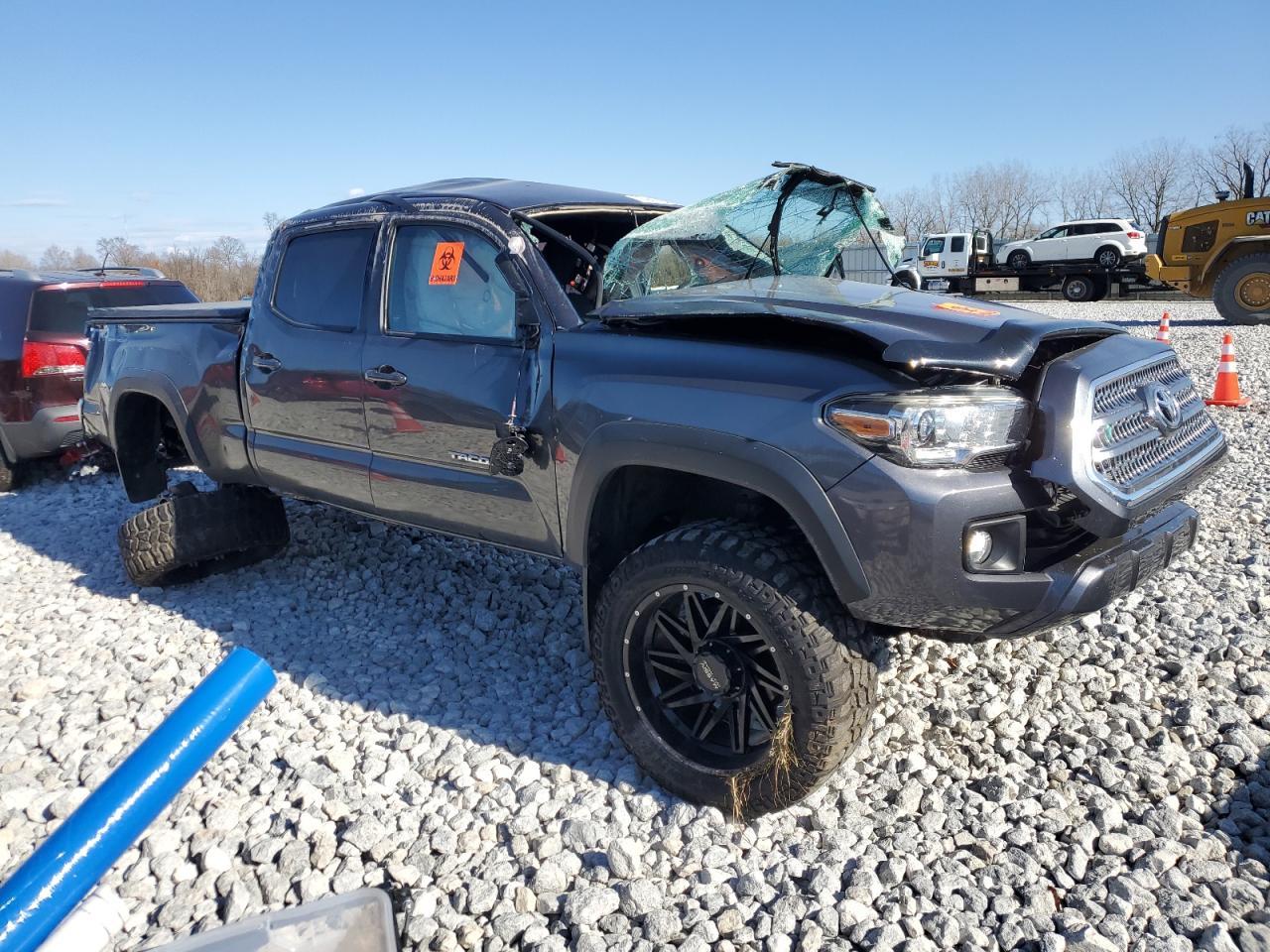 2017 TOYOTA TACOMA DOU - Фото 4