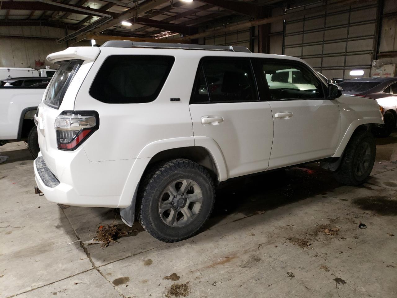 2017 TOYOTA 4RUNNER SR - Image 3