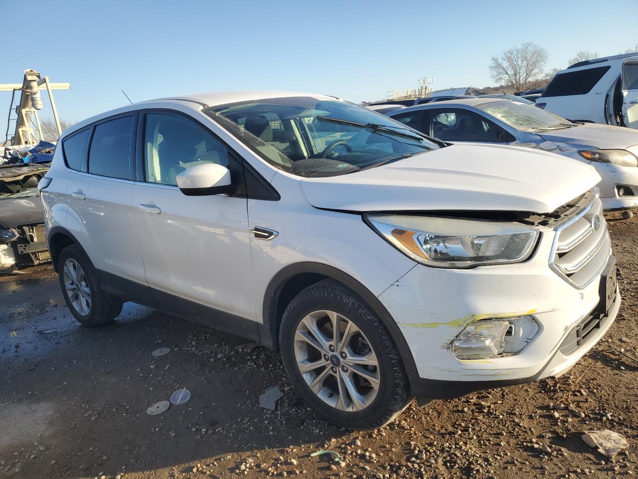2017 FORD ESCAPE SE - Фото 4