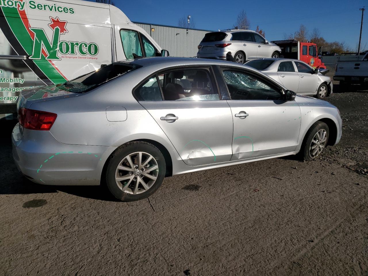2014 VOLKSWAGEN JETTA SE - Image 3