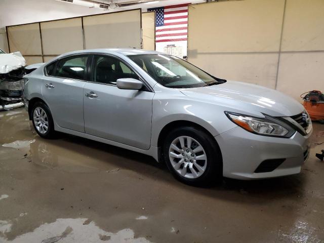 2017 Nissan Altima 2.5 - Image 4