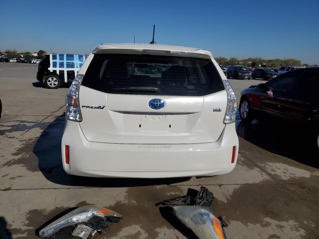 2013 TOYOTA PRIUS V - Image 6