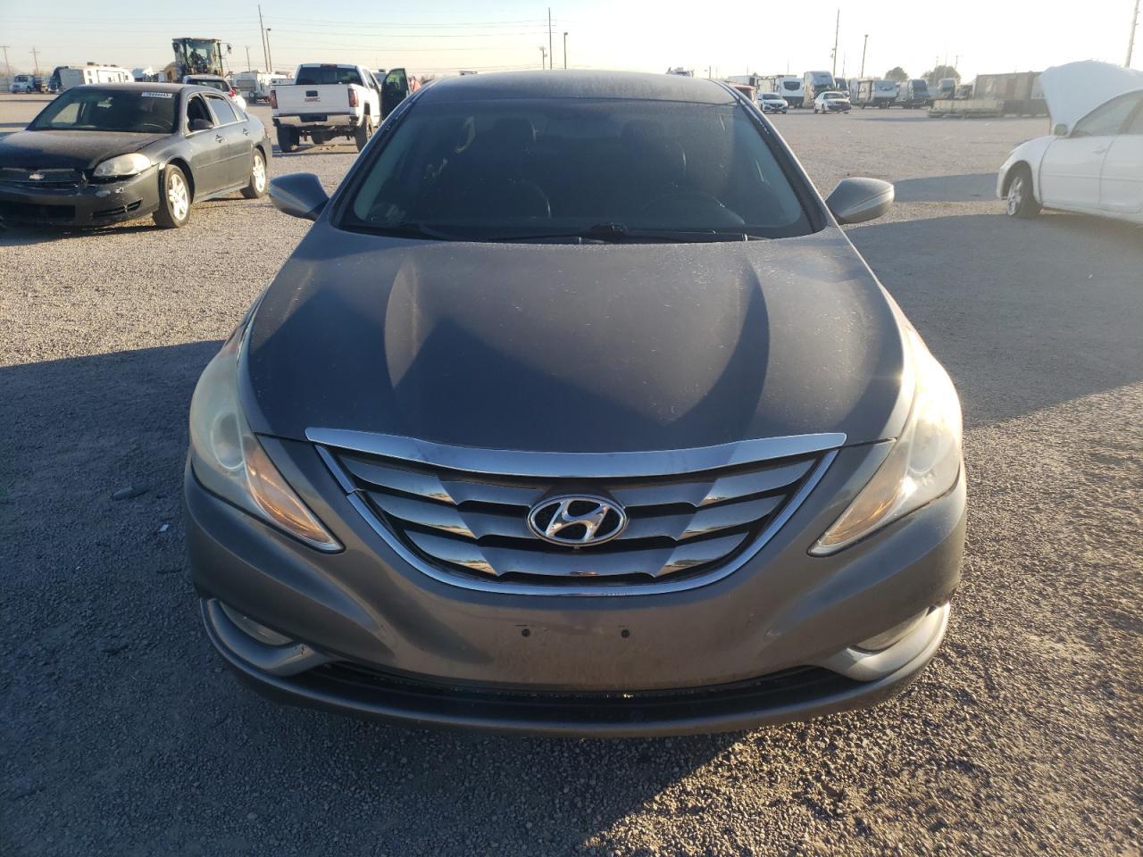 2013 HYUNDAI SONATA SE - Image 5
