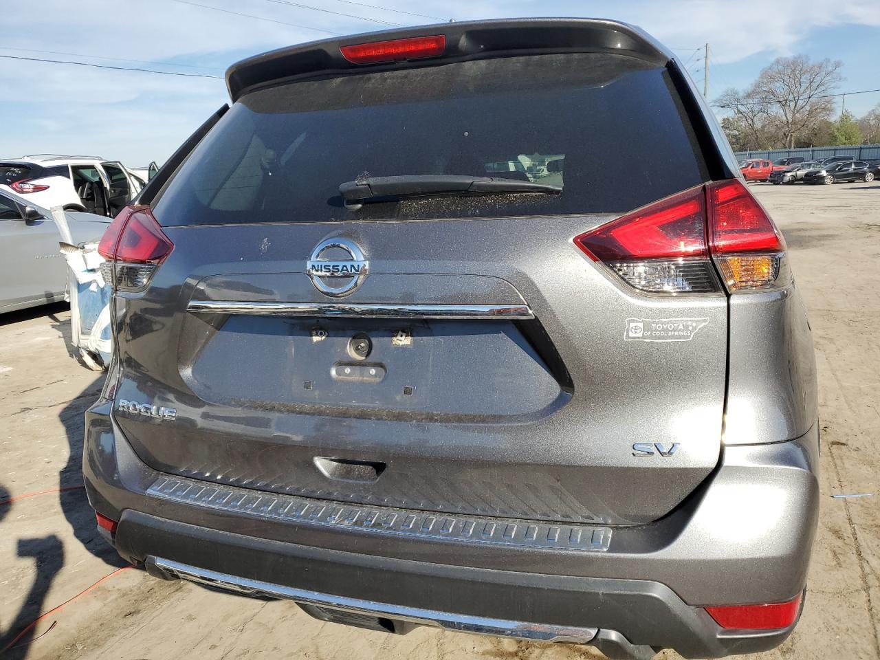 2017 NISSAN ROGUE SV - Image 6