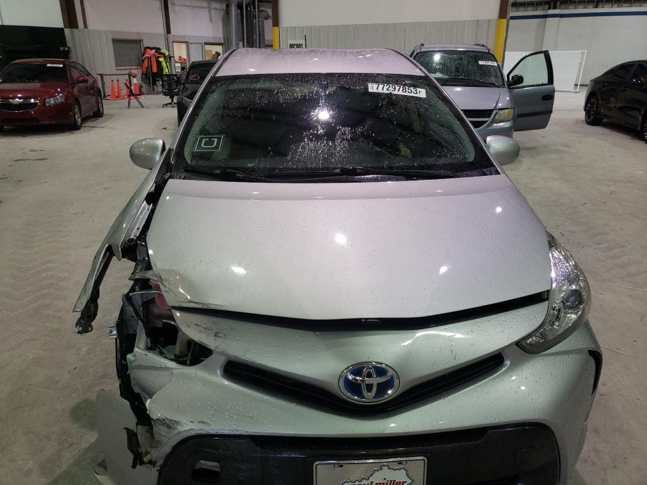 2017 TOYOTA PRIUS V - Фото 5