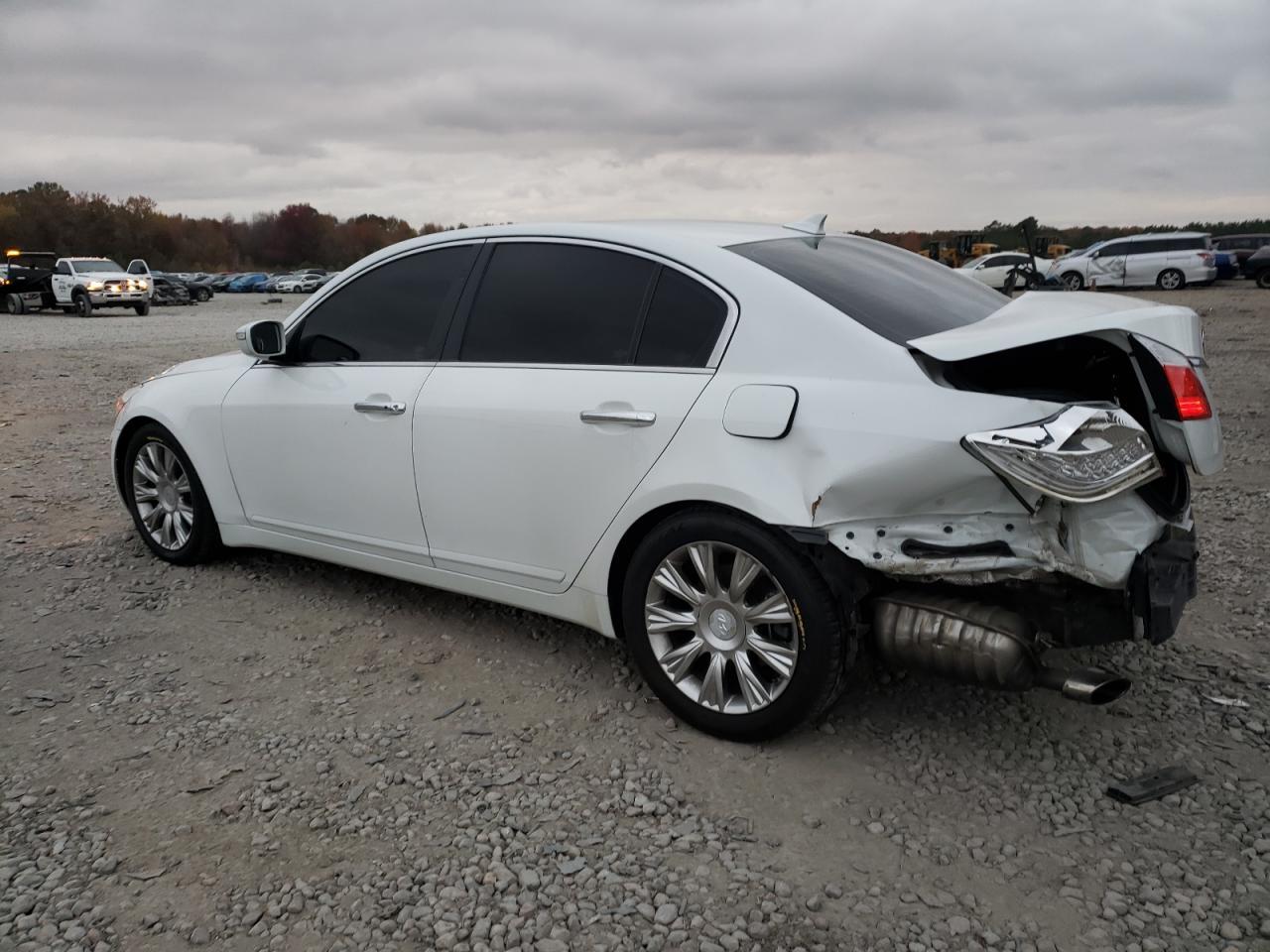 2011 HYUNDAI GENESIS 3. - Фото 2