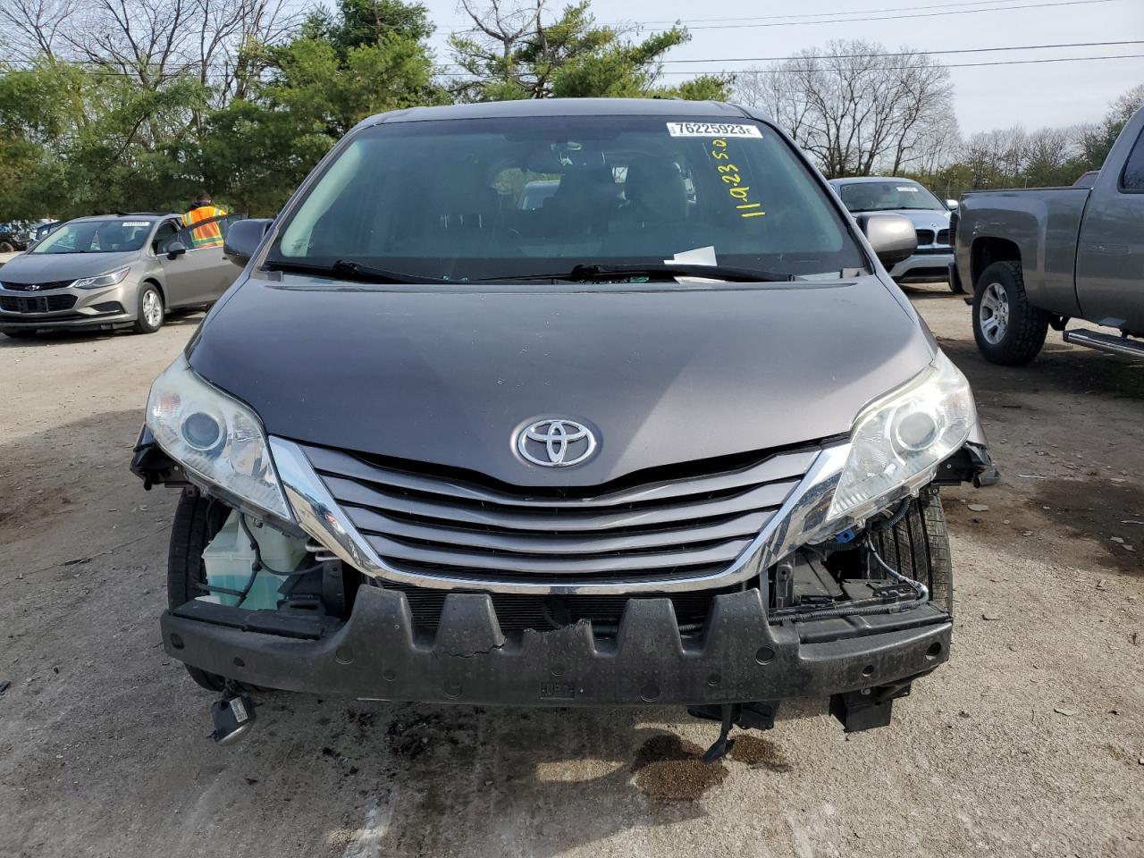 2015 TOYOTA SIENNA XLE - Фото 5