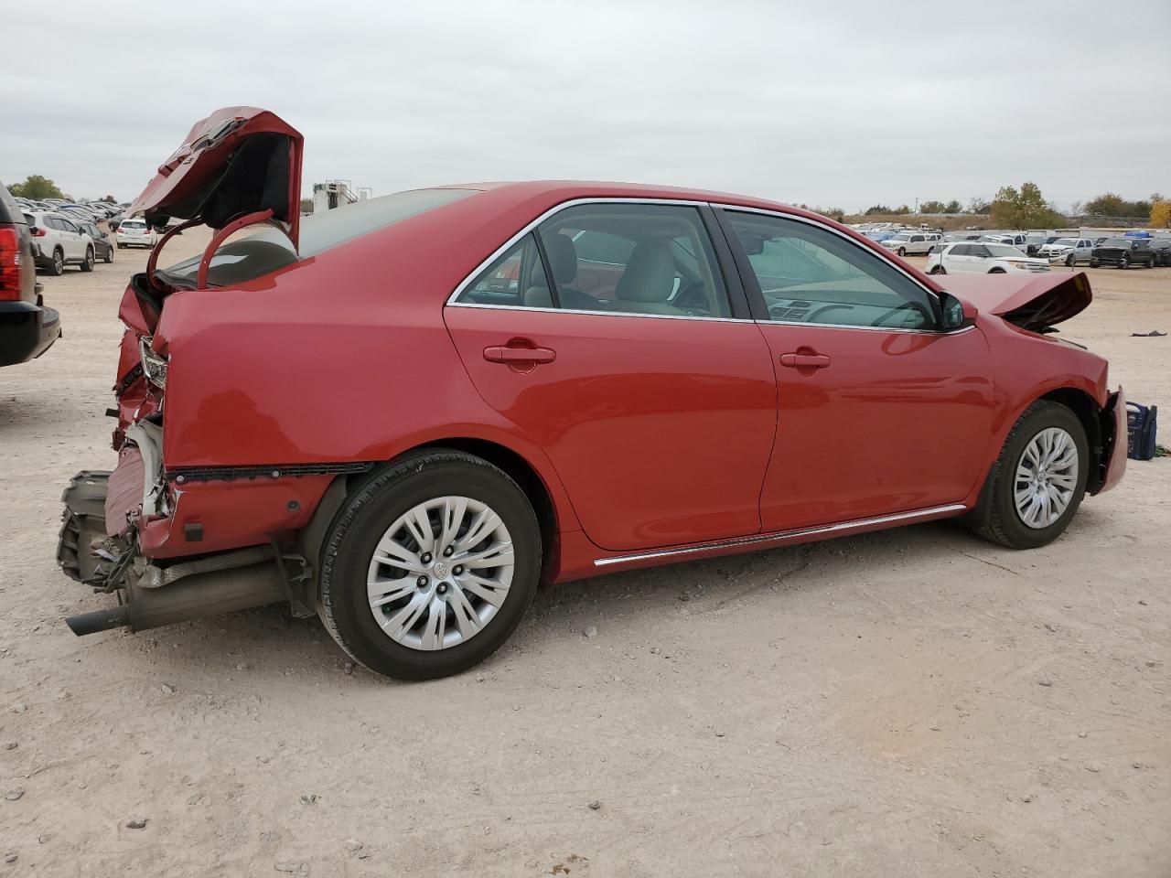 2013 TOYOTA CAMRY L - Фото 3