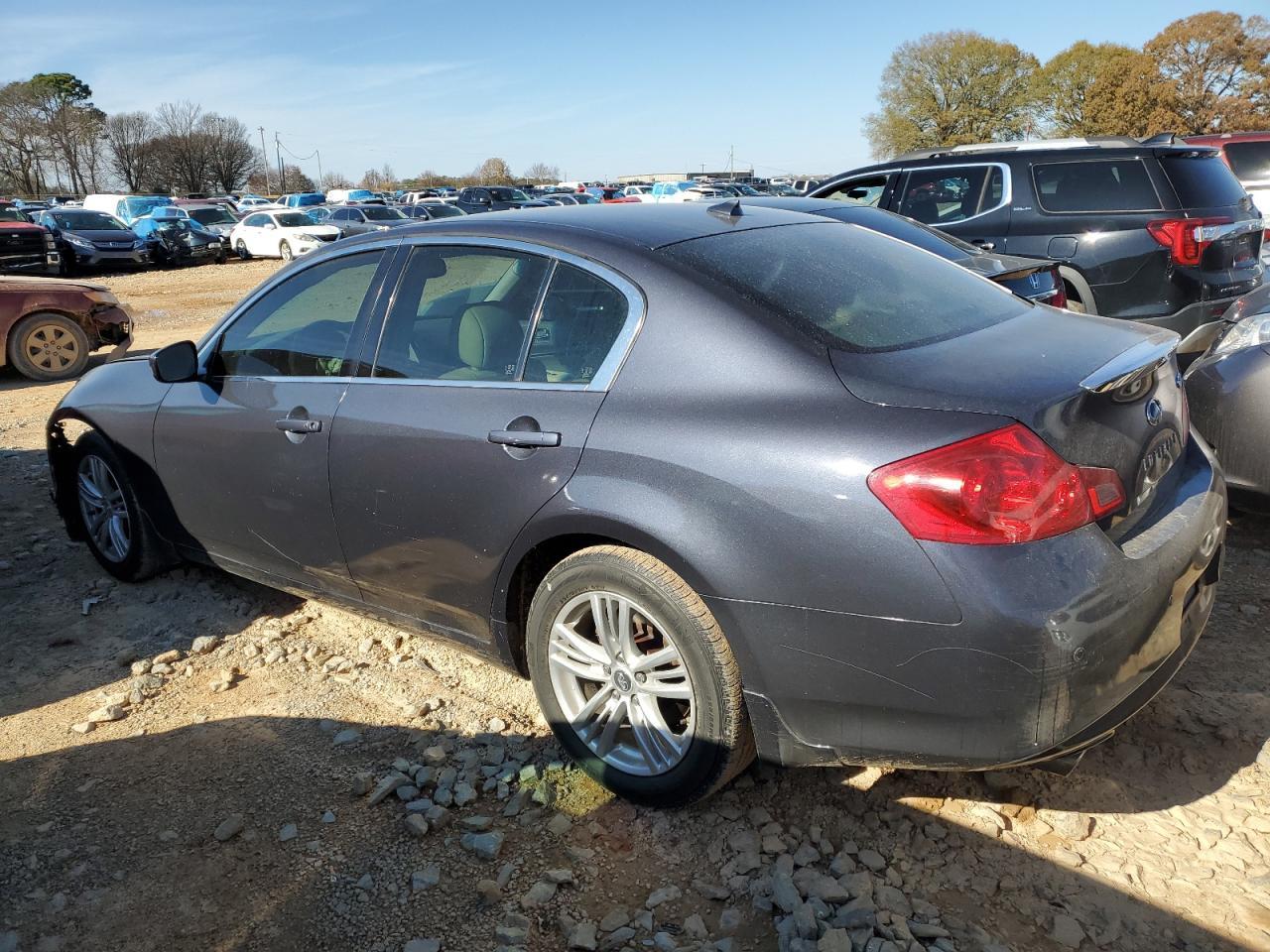 2011 INFINITI G37 - Image 2