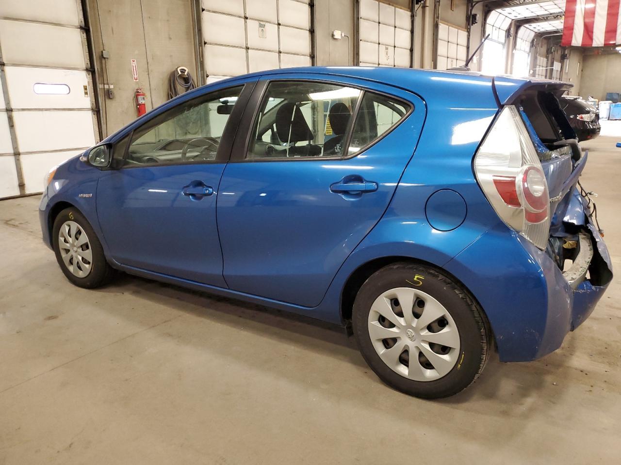 2013 TOYOTA PRIUS C - Image 2