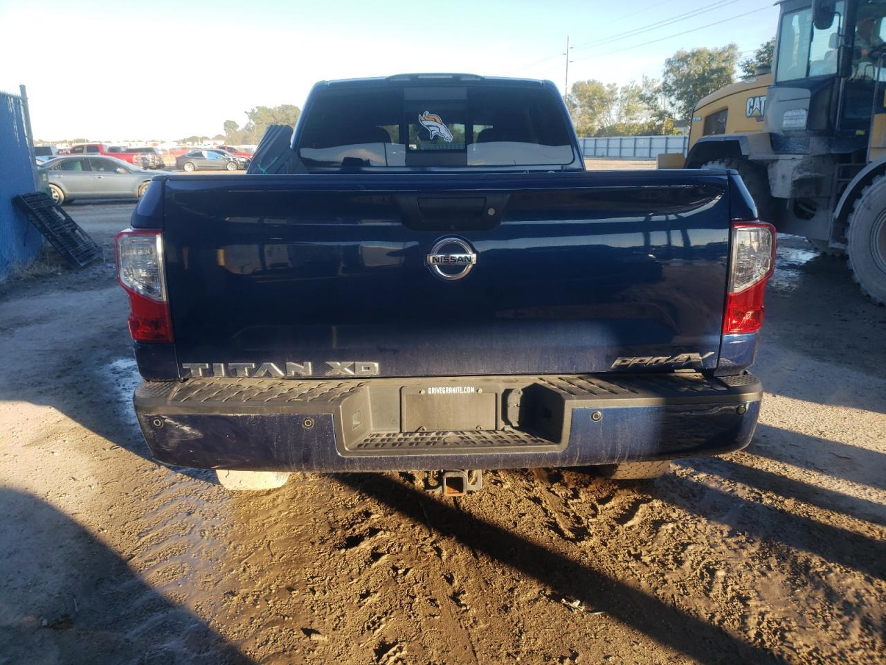 2017 NISSAN TITAN XD S - Image 6