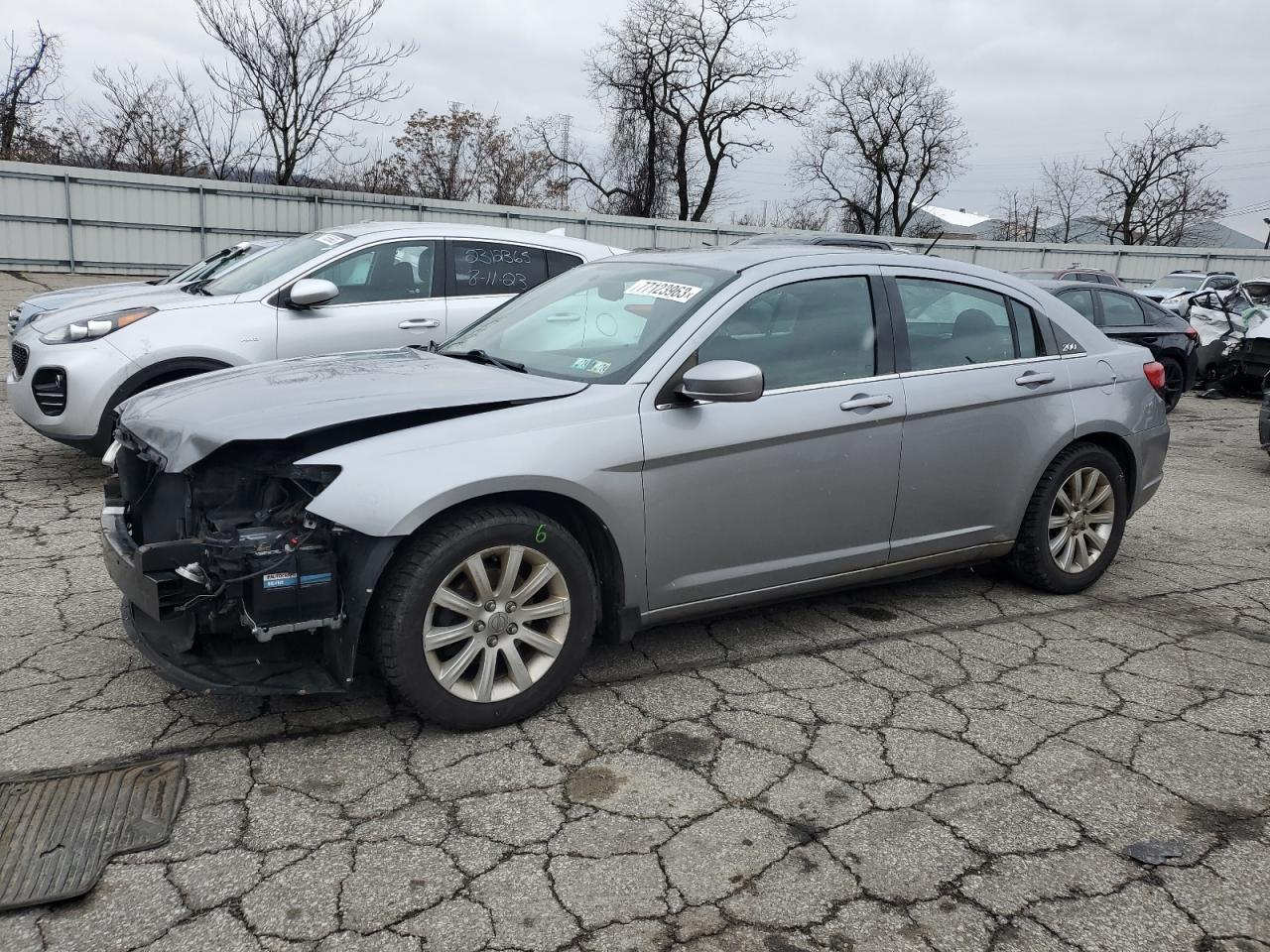 2013 CHRYSLER 200 LX