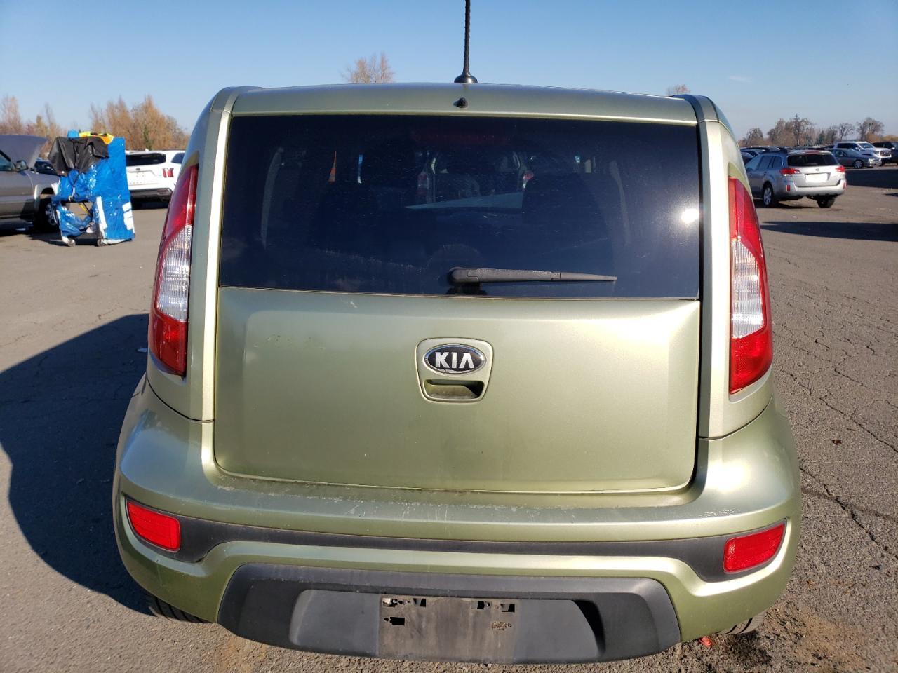 2013 KIA SOUL + - Image 6