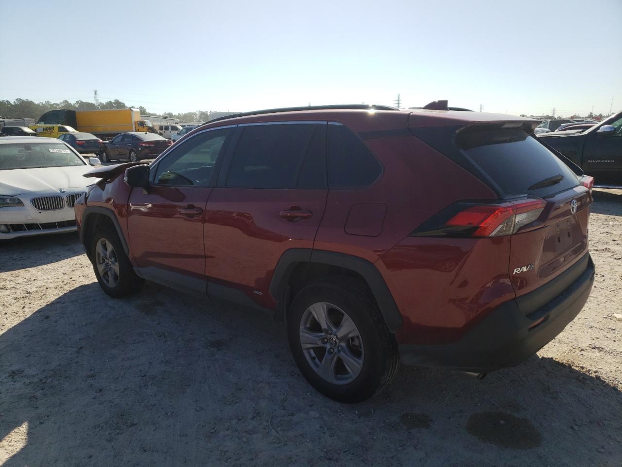 2022 TOYOTA RAV4 XLE - Image 2