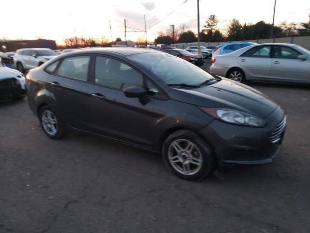 2019 Ford Fiesta Se - Фото 4