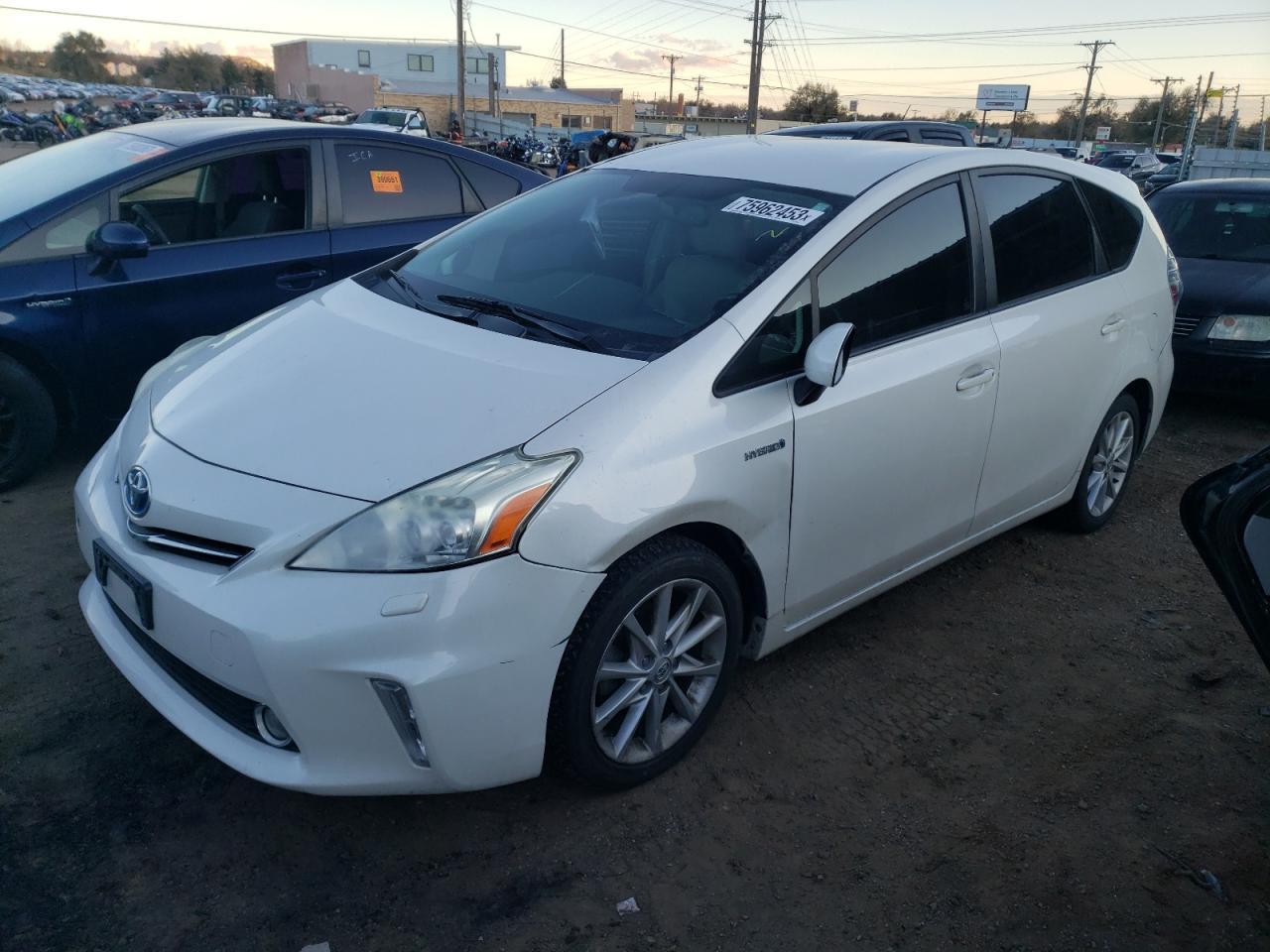 2014 TOYOTA PRIUS V car image