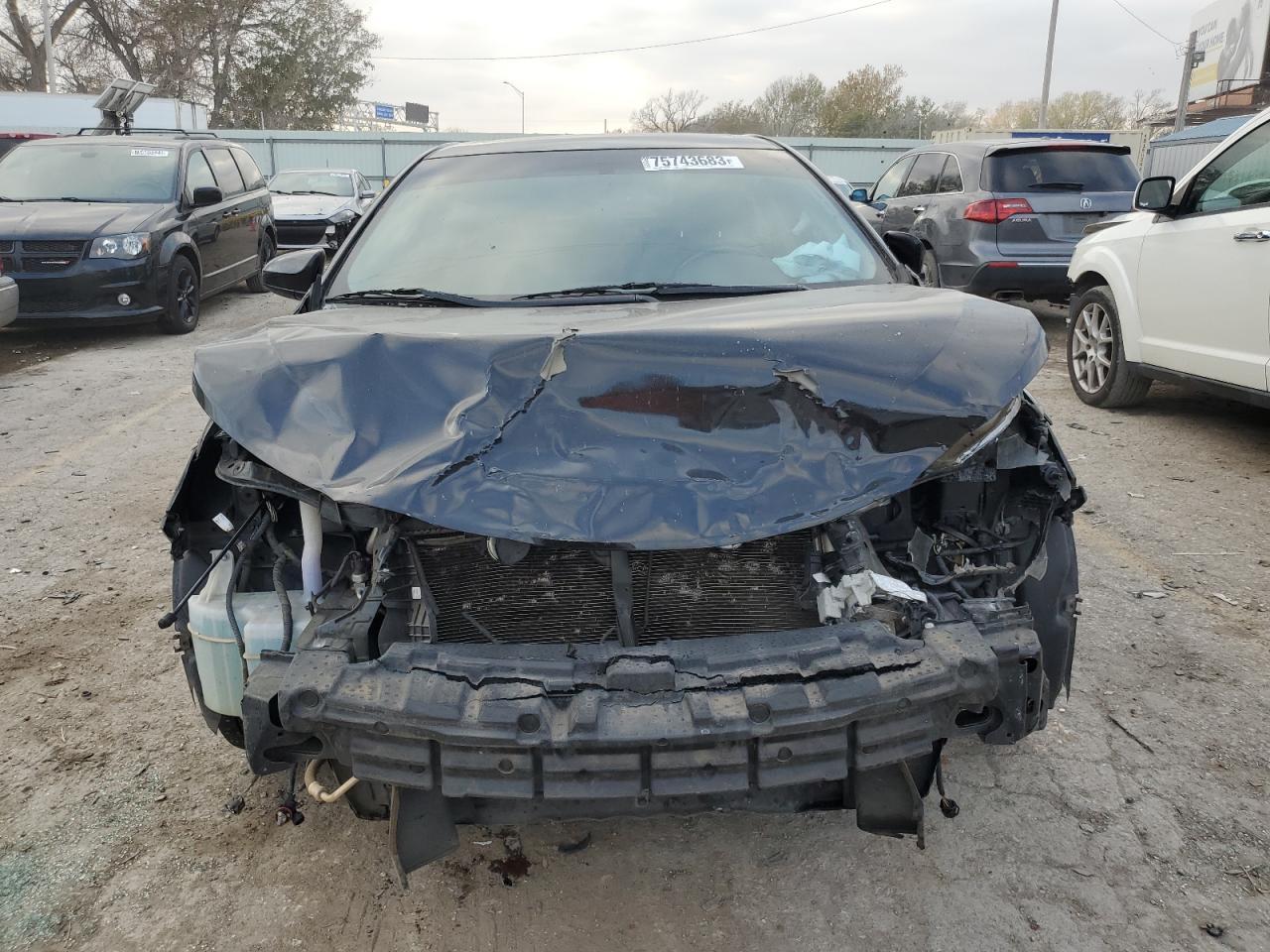 2016 TOYOTA CAMRY LE - Фото 5