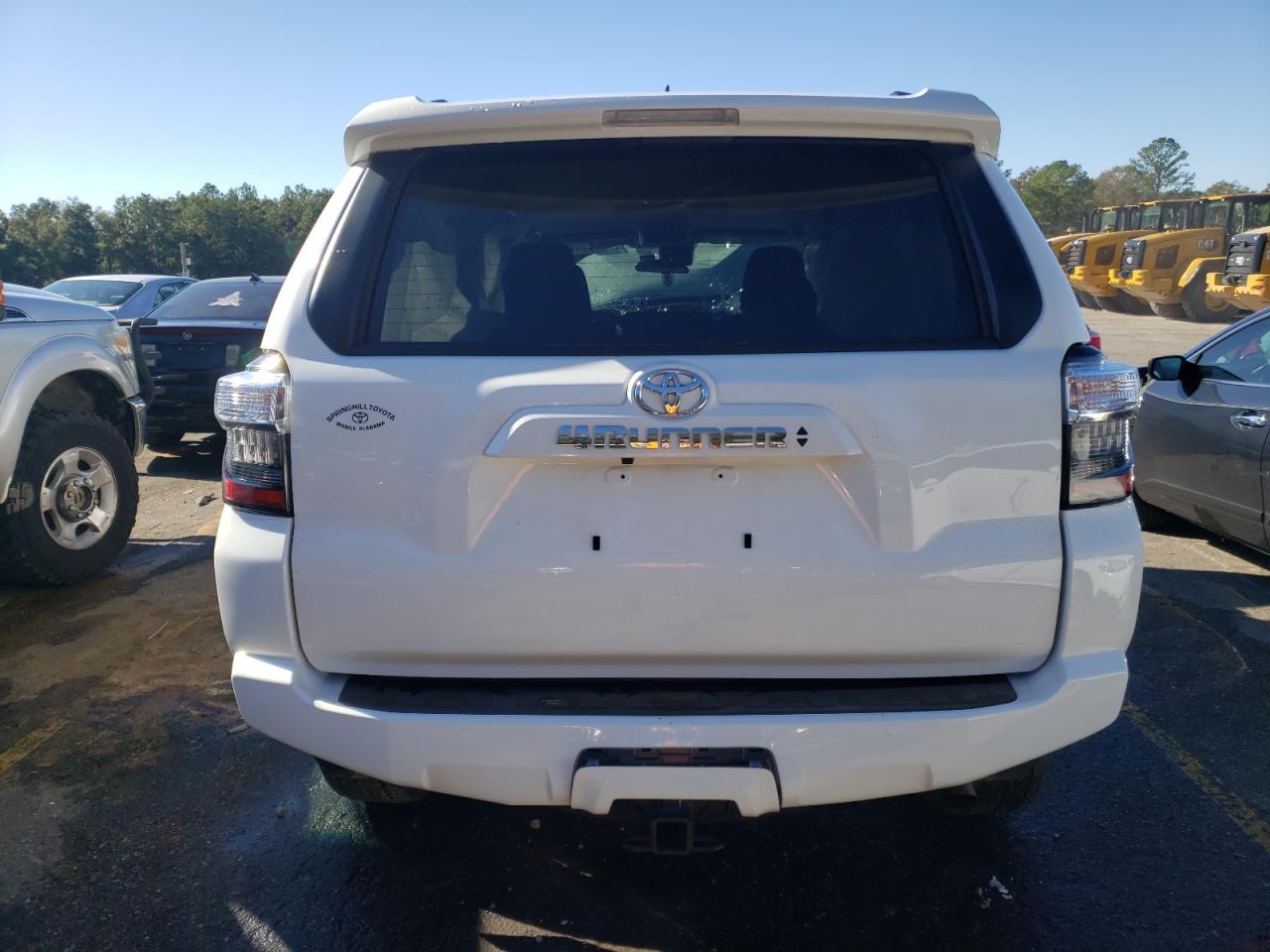2022 TOYOTA 4RUNNER SR - Image 6