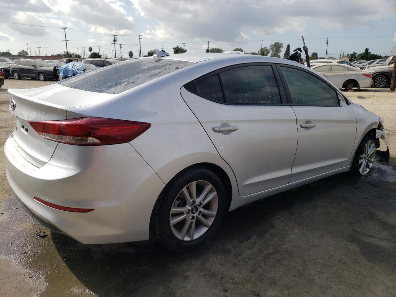 2018 HYUNDAI ELANTRA SE - Фото 3