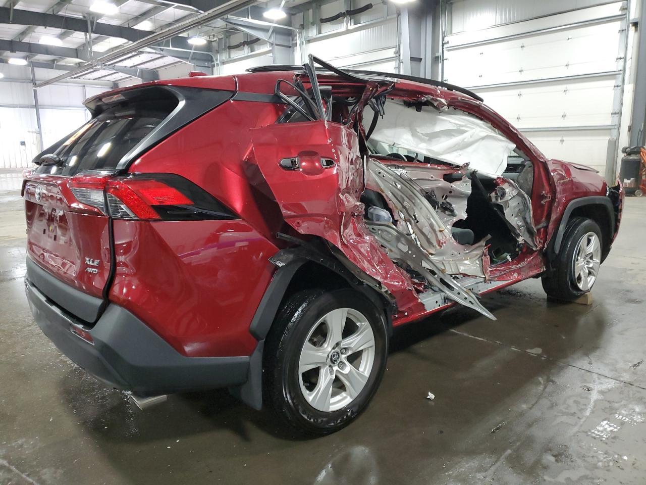 2020 TOYOTA RAV4 XLE - Image 3