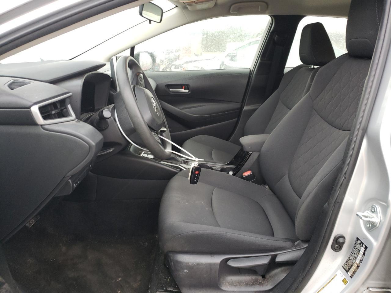 2020 TOYOTA COROLLA LE - Фото 7