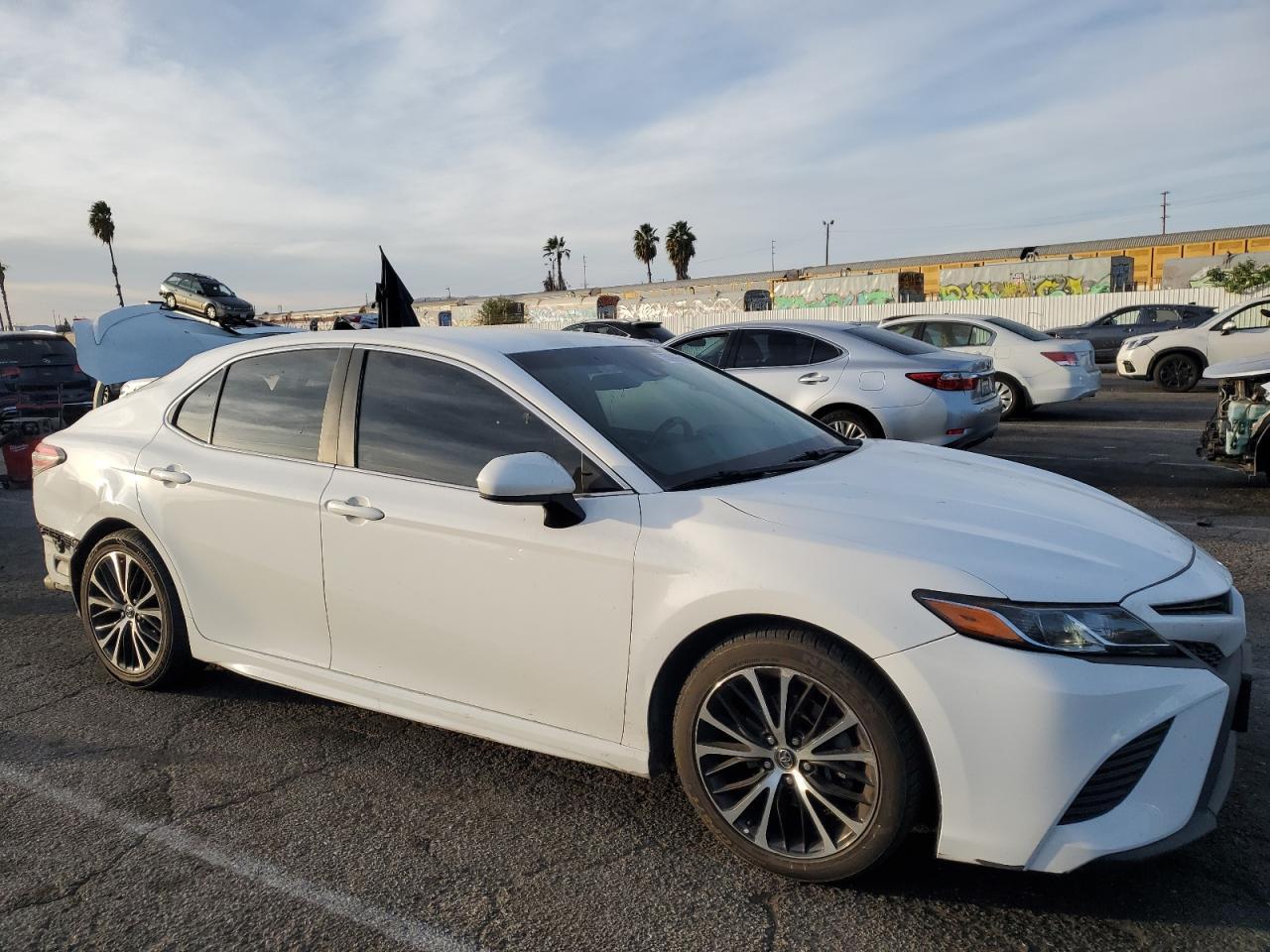 2018 TOYOTA CAMRY L - Фото 4