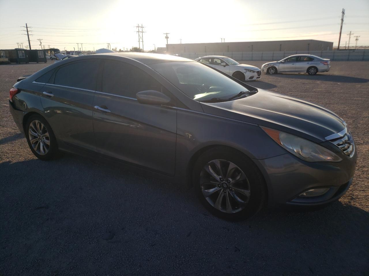 2013 HYUNDAI SONATA SE - Image 4