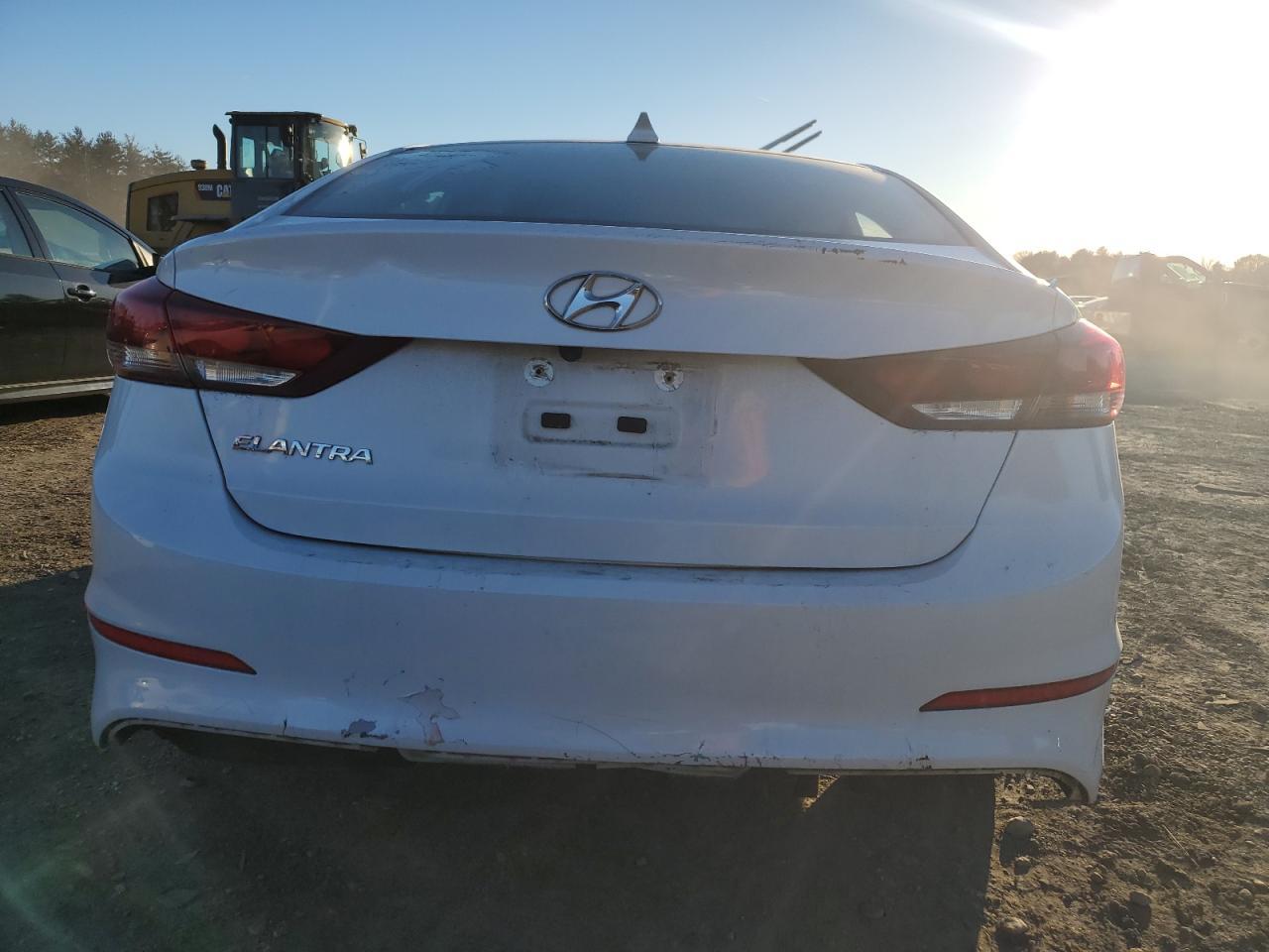 2018 HYUNDAI ELANTRA SE - Image 6