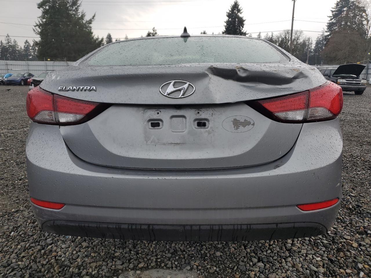 2015 HYUNDAI ELANTRA SE - Image 6