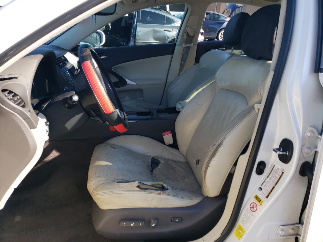 2011 LEXUS IS 250 - Фото 7