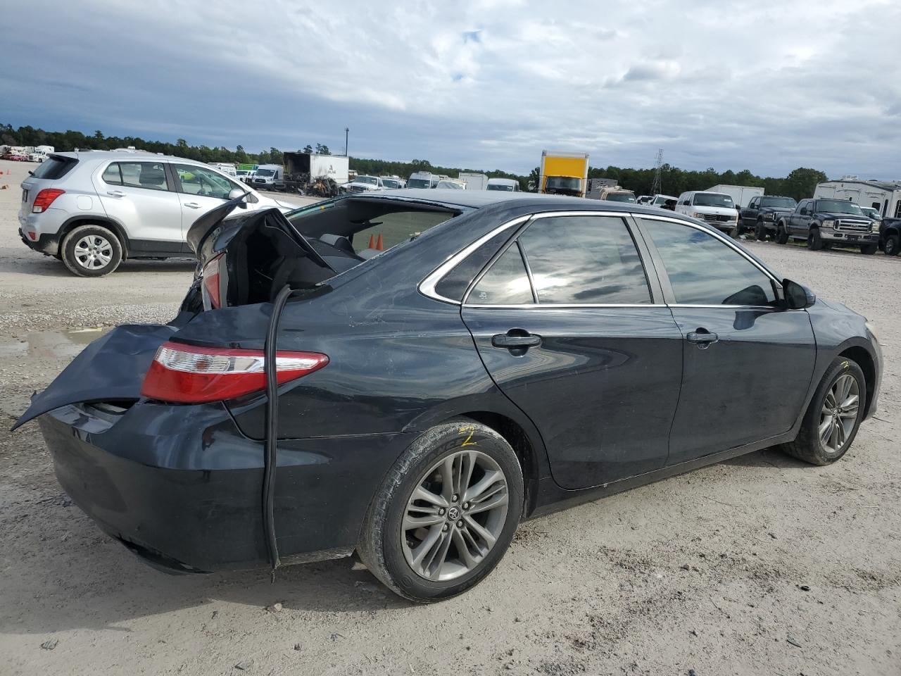 2017 TOYOTA CAMRY LE - Image 3