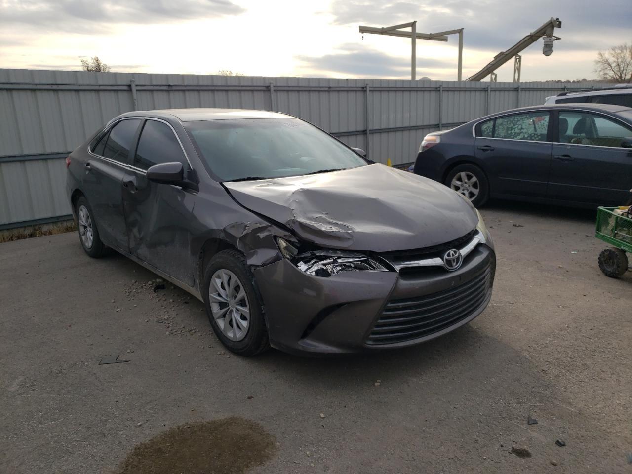 2015 TOYOTA CAMRY LE - Фото 4