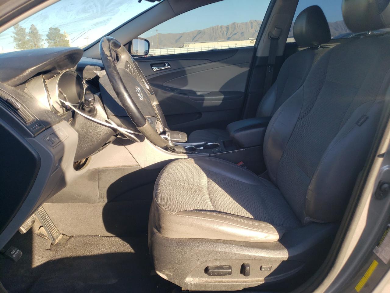 2013 HYUNDAI SONATA SE - Image 7